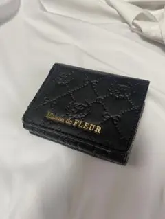 Maison de FLEUR 三つ折り財布のサムネイル