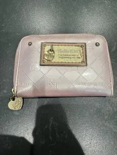 ジャンク品 Hello Kitty エンボス加工財布 ピンク