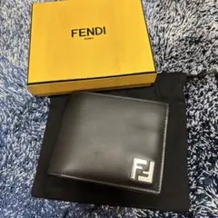 現行 フェンディ FFスクエア 二つ折り財布 小銭入れのサムネイル