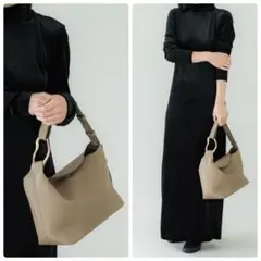 美品 LE VERNIS POIRE BOX BAG 大容量 通勤 トートバッグのサムネイル