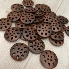 透かし模様入り　ウッドボタン