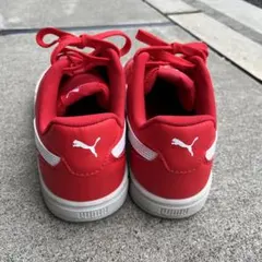 PUMA レッド スニーカーのサムネイル