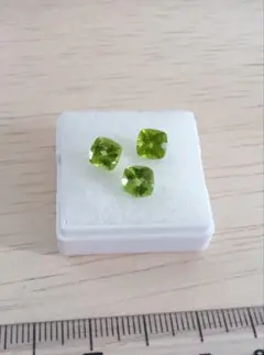 アリゾナ産　ペリドット　ルース　美品　3つ
