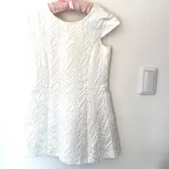 美品☆エンポリオアルマーニ☆８Ａ130サイズ☆ホワイトドレス☆