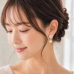 大人可愛い♡ パール×ビジュー フラワーピアス 上品 高見え ママコーデ 入学式