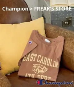 限定展開 Champion 別注 フロッキープリント 半袖 Tシャツ　ブラウン