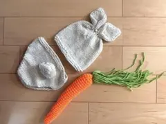 ニューボーンフォト ウサギとニンジンのニット帽子セット