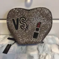 新品タグ付き　ビクトリアシークレット　ハート型ポーチ VSロゴ付き