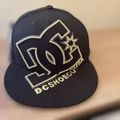 新品未使用タグ付きDC刺繍ロゴブラックキャップ