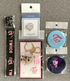 TWICE モモ ミナ ジョンヨン 缶バッジ ピンバッジ セット TWICE モモ ミナ ジョンヨン 缶バッジ ピンバッジ セット