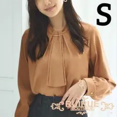 ルイルエブティック　フロントタックボウタイブラウス 長袖 オレンジベージュ S
