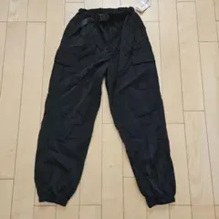 ブラックカーゴパンツ 調整可能ベルト付き