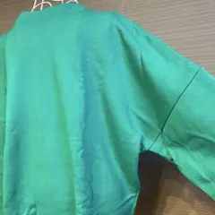 グリーン クルーネック トレーナー
