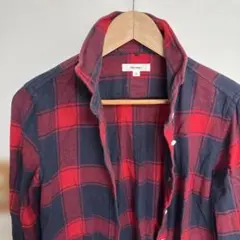 ニコアンド赤と黒のチェック柄フランネルシャツ