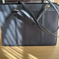 黒いビジネスバッグ