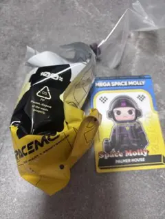 POP MART MEGA SPACE MOLLY 100% Series4