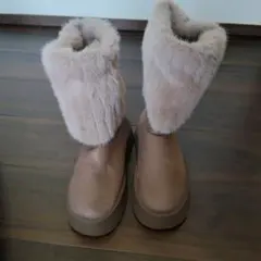 ファー付きブラウンブーツ