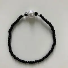 ハンドメイドビーズブレスレット　フェイクパール　黒ビーズ