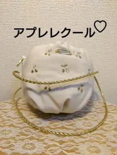 ♡♡アプレレクール♡ さくらんぼ刺繍ポシェット