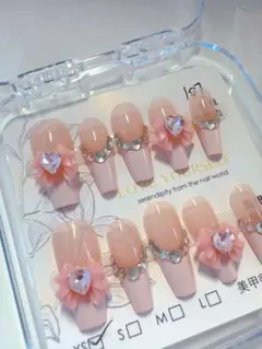 ネイルチップ・付け爪 ピンクリボンハート付き