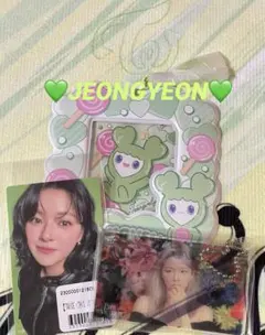 TWICE JEONGYEON カードホルダーオンラインくじ 特典キーホルダー