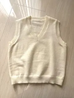 vネックベスト