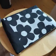 花柄　北欧柄　大きめポーチハンドメイド　バックインバック