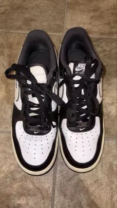 ナイキ エア フォース 1 '07 BLACK/WHITEのサムネイル