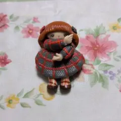ハンドメイド 女の子モチーフ ブローチ