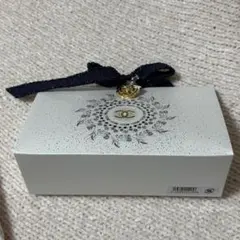 CHANEL ホリデーギフトボックス チャーム付き