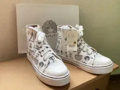 16日まで！訳アリ　ScoLar ハイカットスニーカー 総柄　ホワイト Mサイズのサムネイル
