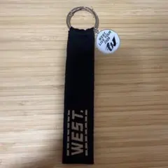 ストラップ WEST. 唯一無二 ワッペンが15個とストラップが1つのやつです♪