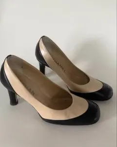 CHANEL シャネルベージュ ブラック ハイヒールのサムネイル