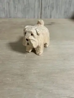 木製テリア犬の置物
