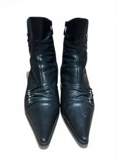 ブラックレザーポインテッドトゥブーツ