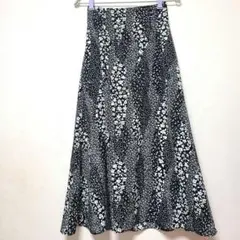 マジェスティックレゴン　アソートパターンロングスカート　ブラック　花柄