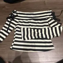 オフショルダー ストライプ ニット