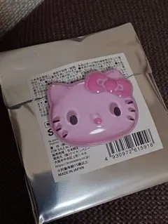 ぷっくりったいバッジ　ハローキティ ピンク
