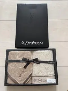 お値下げしました！Yves Saint Laurent ２枚ゲストタオルセット
