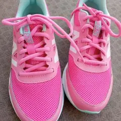 New Balance 570 ピンク スニーカー　23センチ