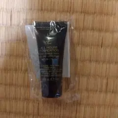 イブサンローラン　ファンデーション　日焼け止め