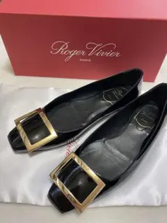 美品　Roger Vivier スクエアゴールドバックル　パテントローファー 美品 Roger Vivier スクエアゴールドバックル パテントローファー