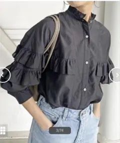 Spick & Span フリルブラウス ブラックのサムネイル