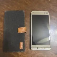 BASIO3 KYV43SNA au スマートフォン 本体 ゴールド ケース付き