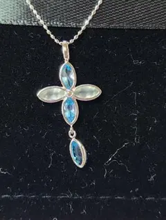 VERITE　k18wgブルートパーズ×ムーンストーンネックレス　ピアスセット