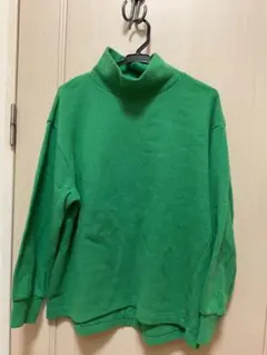 GU 緑 タートルネック セーター Sサイズ