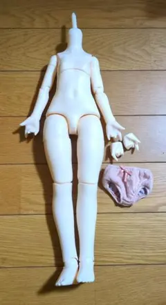 ドールボット　Dollbot　高可動ボディ　プラチナ肌 DOLLBOT DBCボディ(高可動タイプ)M胸 プラチナ肌 - メルカリ