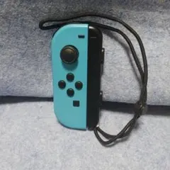 任天堂　Switch　ジョイコン　　　　　　　　青　右