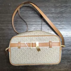 Pinky＆Dianeピンキー＆ダイアンベージュ ロゴ入り ショルダーバッグのサムネイル