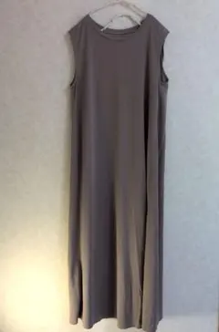 ノースリーブ ロングワンピース ベージュ